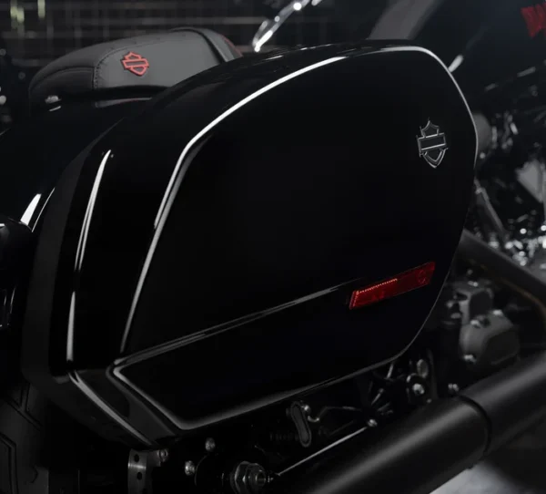 Detachable Rigid Saddlebags for Harley-Davidson® Low Rider® S – Quick-Release | Vivid Black